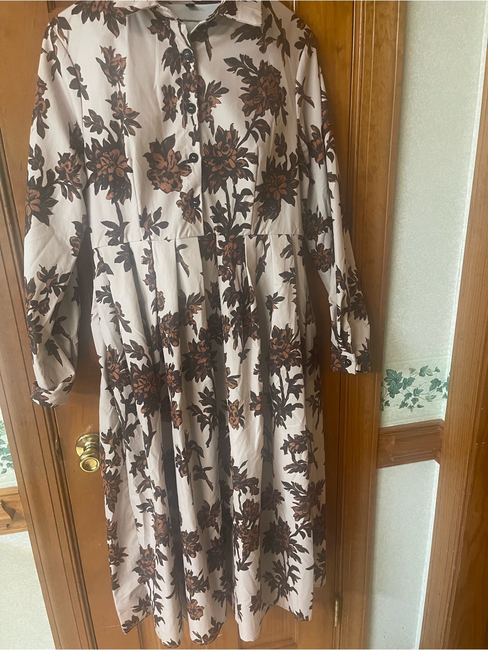 Classic Floral Button-Front Midi Dress in Cream and Brown